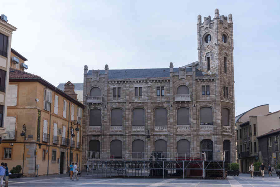 León 051 - edificio Torreón.jpg